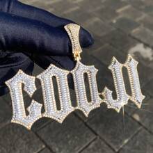 Collier personnalisé avec pendentif lettre en strass, style hip hop, bijou de breloque sur chaîne majuscule, argent, élégant, coloré, vintage, hipster, simple, mode Y2k des années 2000, personnalisé, unique, idéal comme cadeau pour lui, idéal comme cadeau pour elle, petit ami, petite amie, papa, maman, famille, amis, pour anniversaires, pour graduation, pour le bal, pour des fêtes