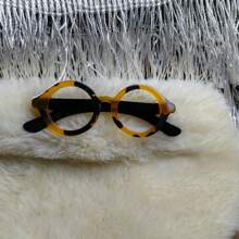 1pc Fashion Leopard Print Acrylic Brooch, Vintage Style Women Accessory For Year-Round Wear Dress Accessories Pin For Clothes Bag Charm School Office Accessories Shirts Jacket Jewelry Christmas Halloween Clothes Pin Funny Cute Teacher Gifts Costume Accessories Bag Charms