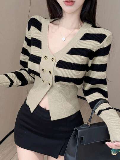 女士复古条纹V领针织开衫，修身开衩设计，短款露脐上衣