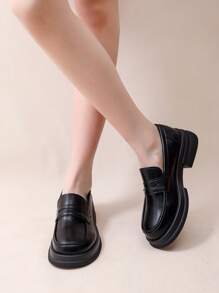 2025春季新款英伦复古厚底乐福鞋黑色高端一脚蹬圆头时尚百搭女士休闲鞋JK日系学院风真皮平底鞋