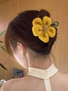 1pc Plus Size Knitted Flower Alligator Hair Clip, Cute Plush Hairclip, Fashion Hair Accessory, Daily Small Gift