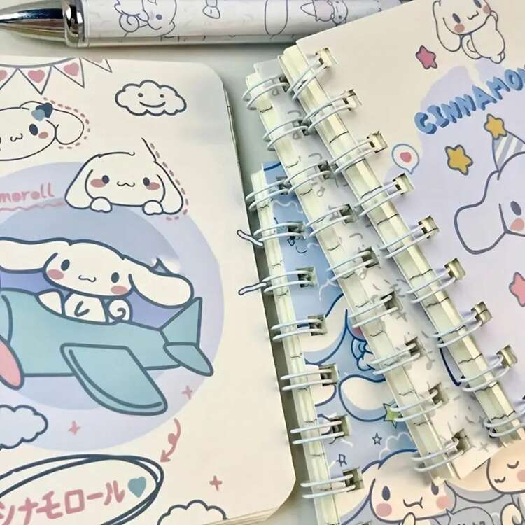 Sanrio 1/2/4 pièces Cahier spirale format A7 Cinnamoroll de Sanrio, série de bandes dessinées thématiques d'anime minimaliste, esthétique élevée, portable avec pages lignées [Couleur/Motif aléatoire]