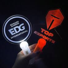 An EDG Team Logo LED Handheld Sign - A Nighttime Essential For Esports Fans (Multiple Colors Indicate Random Color Shipment)