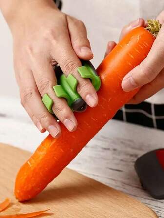 1 件手指蔬菜棕榈削皮器，厨房水果土豆削皮器，带舒适橡胶手指握把，适用于南瓜胡萝卜黄瓜土豆，万圣节、圣诞节厨房小工具，新年快乐