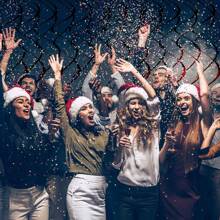 6 pièces d'ornements suspendus en spirale double en PVC argenté en or/or rose/vert/multicolore. Guirlandes en spirale en plastique pour décorations de plafond de fête. Rubans en spirale à double queue pour décoration d'anniversaire, mariage, Noël, Halloween. Assemblage DIY requis.