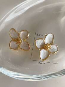 1 Pair Minimalist Versatile Retro Elegant Metal Flower Stud Earrings, Unique Style For Women, Suitable For Daily Or Festival Wear