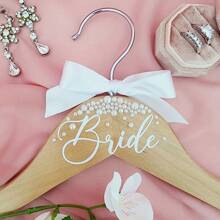 1pc Bride Printed Pearl Hanger, Wooden Wedding Decor, Bridal Party Accessory, Wedding Room Decor, Bride-To-Be & Bridesmaid Gift, Artificial Wood, No Power Required