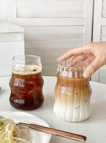 1pc 550ml Glass Coffee Cup (Without Straw) For Home Use, Suitable For Women, Drinking Beverage Milk Tea Cup.Aesthetic Ripple Glass Cups, Wavy Design Tumblers, Clear Drinking Glasses For Iced Coffee, Modern Unique Glassware, Short Tumbler, Cold Drink Glasses, Creative Kitchen Glass, Decorative Water Cups.Very Suitable For Daily Use, Coffee And Tea Time, Home Decoration, Social Gatherings, Gift Giving, Photography Props, Restaurants Or Cafes, Etc