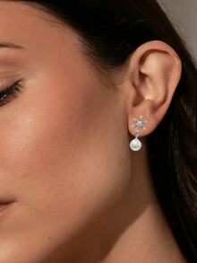 1 pièce Boucles d'oreilles pendantes en argent sterling 925 avec pierre de Zircone cubique asymétrique en forme de flocon de neige et perle, convient pour le port quotidien des femmes