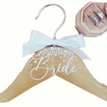 1pc Bride Printed Pearl Hanger, Wooden Wedding Decor, Bridal Party Accessory, Wedding Room Decor, Bride-To-Be & Bridesmaid Gift, Artificial Wood, No Power Required
