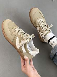 Scarpe sportive casual classiche UCCOO EASI per adolescenti e studenti, minimaliste e alla moda, adatte per uso casual quotidiano, scarpe sportive primaverili