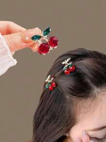 2 piezas Diseño de cereza roja de cristal, clips para el cabello mini lindos, pinzas para el cabello de aleación de zinc pequeñas, accesorios elegantes para el cabello, clips para el flequillo, regalos para fiestas y el Día de San Valentín