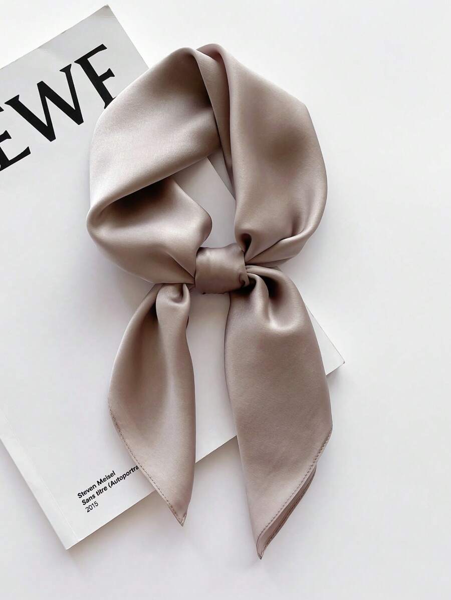 1 件新品韩式纯色 65X65cm 方形真丝围巾，桑蚕丝礼品围巾，围巾，披肩