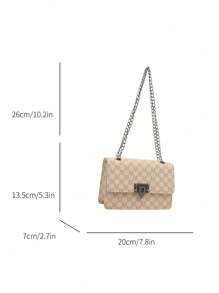 A Lady's New Fashion Monogram Shoulder Bag, Metal Chain Versatile Casual Crossbody Bag, Street Square Bag, Suitable For Young Girls, College Students, Beginners, White-Collar People, Shopping, Great For Office, College, Work, Business, Commuting.