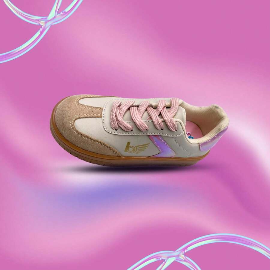 Tenis de niña casual y moderno en color beige con detalles laterales rosa, diseño cómodo, versátil y lindo, ideales para looks informales, actividades diarias y ocasiones casuales, calzado fresco, estilizado y de moda. - Beis - Ver 1