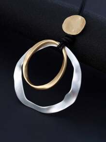 1pc Asymmetrical Flat Dual-Color Oversized Hoop Alloy Necklace, Minimalist Fashion Long Chain, Christmas Gift For Women - Black - View 4