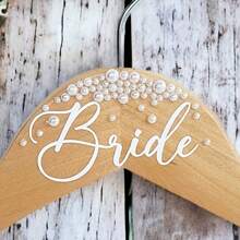 1pc Bride Printed Pearl Hanger, Wooden Wedding Decor, Bridal Party Accessory, Wedding Room Decor, Bride-To-Be & Bridesmaid Gift, Artificial Wood, No Power Required