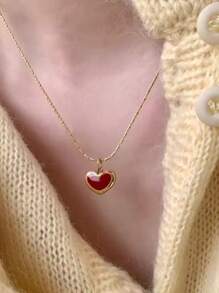 1 款精致的心形吊坠项链 - 时尚简约的女孩设计 - 采用红色珐琅装饰，具有低过敏性，适合母亲节、周年纪念日、生日、情人节礼物，配有精致的金项链 - 紅色 - 查看 2