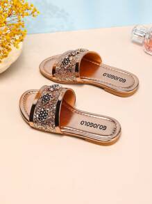 A Pair Of Fashionable Sandals With Flowers, Beautiful In Appearance, Suitable For Little Girls To Wear In Various Places. - Champagne - View 1