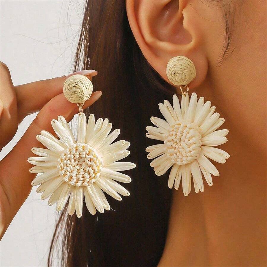 1 Pair Fashionable Raffia Big Flower Earrings, Women's Beach High-End Accessories, Wedding Gift Jewelry, Exaggerated Earring Pendants - White - View 1