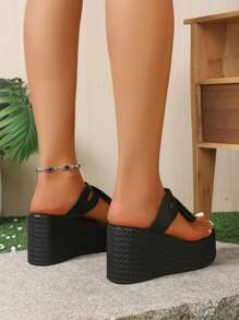 女士时尚金属扣露趾厚底拖鞋，舒适厚底高跟一脚蹬凉鞋，适合搭配连衣裙和裤子，休闲度假装 - 黑色 - 查看 7