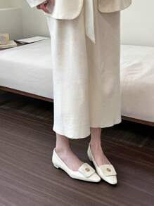 White Ladies Flats, Elegant French Aristocratic Style Square Toe Slip-On Shoes, Leather Upper, Fashionable Camellia & Metal Flower Decor, Suitable For Work Commute And Casual, Vintage Low Heel Loafers - Beige - View 2