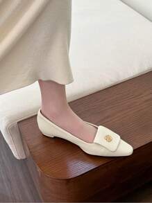 White Ladies Flats, Elegant French Aristocratic Style Square Toe Slip-On Shoes, Leather Upper, Fashionable Camellia & Metal Flower Decor, Suitable For Work Commute And Casual, Vintage Low Heel Loafers - Beige - View 5