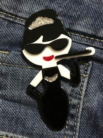 1pc Handmade Elegant Black And White Acrylic Brooch, Creative Women Lapel Pin Accessory School Office Accessories Shirts Jacket Jewelry Halloween Clothes Pin Funny Cute Teacher Gifts Costume Accessories Bag Charms