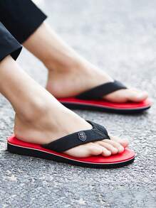 Infradito estivi da uomo, sandali da spiaggia antiscivolo, scarpe casual piatte, ciabatte di alta qualità, pantofole da casa per uomo