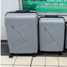 PP 材质行李箱 24/28 英寸静音旋转轮行李箱大容量密码锁拉杆箱 - 灰色 - 查看 1