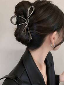 1pc Minimalist Asymmetrical Metal Bow Hair Clip, Suitable For Ponytail Hairstyle With Thick Hair Hair Claws Claw Clips Hair Clips Hair Jaw Clip Hair Clamps Hair Clutch Hair Catcher Clip, Black Hair Accessories