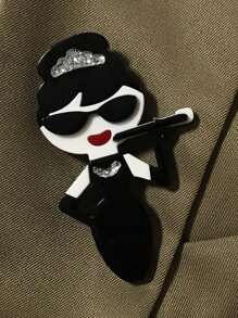 1pc Handmade Elegant Black And White Acrylic Brooch, Creative Women Lapel Pin Accessory School Office Accessories Shirts Jacket Jewelry Halloween Clothes Pin Funny Cute Teacher Gifts Costume Accessories Bag Charms