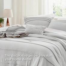 Juego de edredón Queen Bedsure - 4 piezas Juego de cama con pliegues, Ropa de cama bohemia beige para todas las estaciones, 1 edredón suave, 2 fundas de almohada, 1 almohada decorativa - Gris Claro - Ver 5