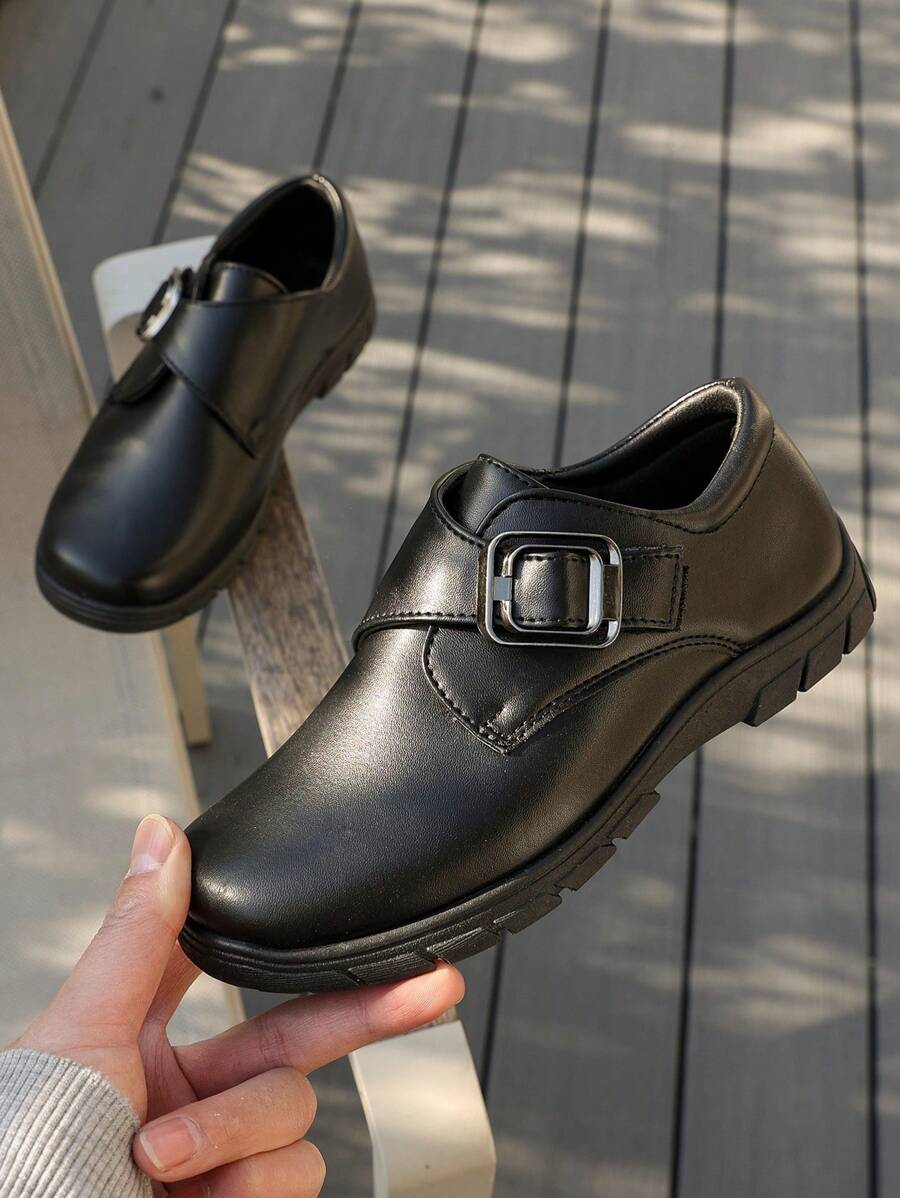 زوج من أحذية الجلد الكاجوال العصرية للأولاد، مريحة للطلاب، مناسبة للربيع/الخريف