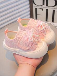 1 双女童蕾丝蝴蝶结珍珠装饰平底运动鞋，透气软底，适合 2-8 岁，所有季节 - 粉色 - 查看 1