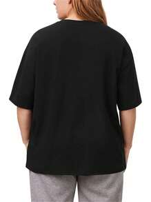 Chic Plus Size Women's  With Unique Letter Print - , , Crew Neck, Short Sleeve - Perfect For All Seasons Plus Size Women's T-Shirt, Comfortable And Breathable, Made OfPolyester 95% & Spandex 5%, Suitable For All Seasons.