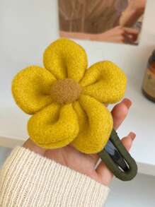 1pc Plus Size Knitted Flower Alligator Hair Clip, Cute Plush Hairclip, Fashion Hair Accessory, Daily Small Gift