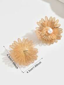 1 对时尚多层空心花朵仿珍珠耳环，适合女性日常、派对和服装搭配 - 金色 - 查看 5