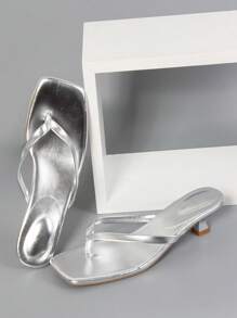 2024 年新款夏季方头细跟人字拖凉鞋，银色户外百搭细带女式人字拖