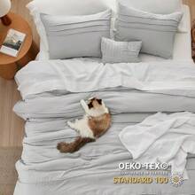 Juego de edredón Queen Bedsure - 4 piezas Juego de cama con pliegues, Ropa de cama bohemia beige para todas las estaciones, 1 edredón suave, 2 fundas de almohada, 1 almohada decorativa - Gris Claro - Ver 4