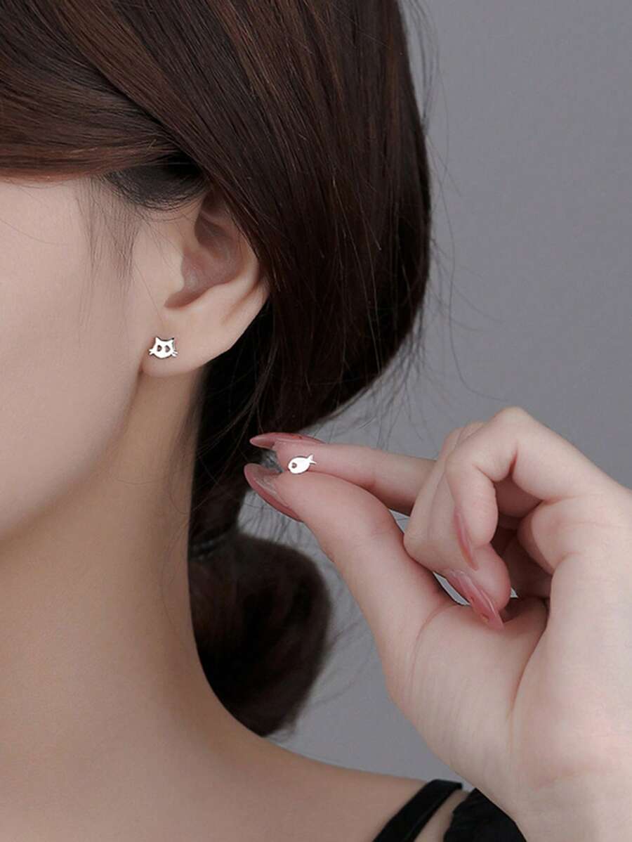 1 Pair S925 Sterling Silver Asymmetric Cat And Fish Design Stud Earrings For Women