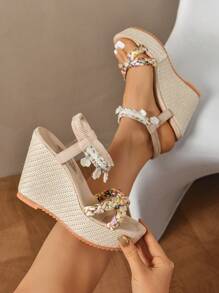 新款海滩度假手工编织贝壳厚底扣带时尚坡跟高跟凉鞋女式