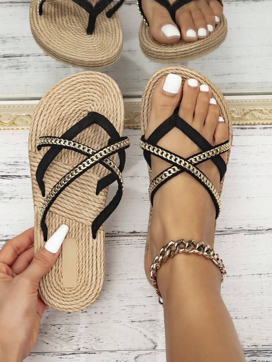 女士时尚链条装饰黑色编织凉鞋，休闲平底草编沙滩拖鞋 - 黑色 - 查看 1