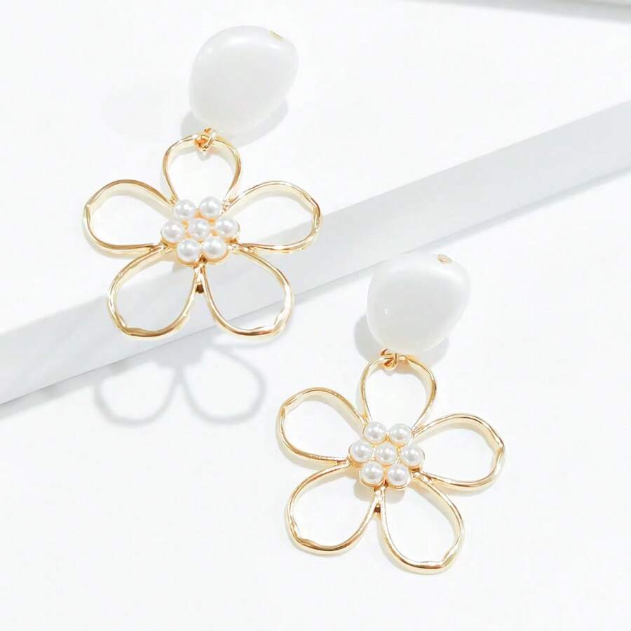 1 Pair Geometric Exaggerated Pearl Petal Drop Earrings