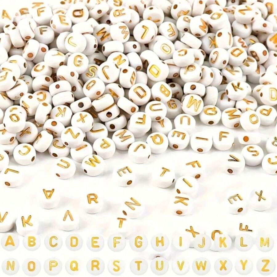 150/300/600 pezzi di perline in acrilico con motivo a lettere dorate su sfondo bianco, 4x7mm, adatte per la realizzazione di gioielli fai-da-te, progetti di collane e braccialetti