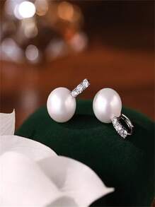 1 对优雅珍珠耳环，适合女性派对、婚礼、日常佩戴