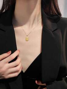 1pc Women's Black Rectangle Pendant Necklace, Minimalist & Elegant Style Dainty Clavicle Chain For Daily Wear