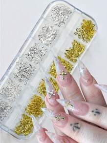 1 盒十字方形铆钉用于指甲和脚趾甲装饰 3D 金色金属朋克美甲宝石 12 格指甲亮片饰品 DIY 指甲宝石美甲用品 - 彩色 - 查看 2