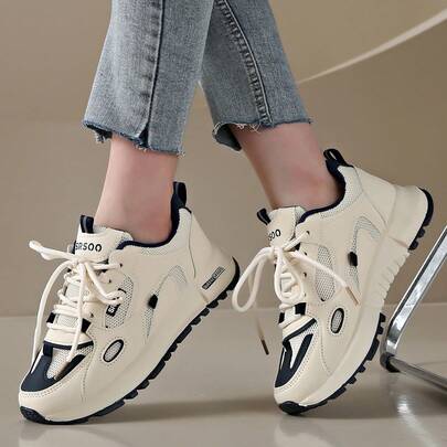 新款厚底时尚运动鞋，百搭米色和蓝色网眼厚底运动鞋，适合所有季节