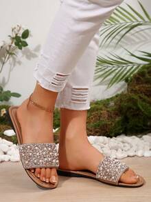 صندل شاطئ كاجوال مسطح للنساء، به حزام مرصع بحبيبات بلاستيكية مزيف وإكسسوارات ألماس، صندل كاجوال للبس في الخارج واستخدامات الشاطئ، بلون واحد - بني - مشاهدة 5